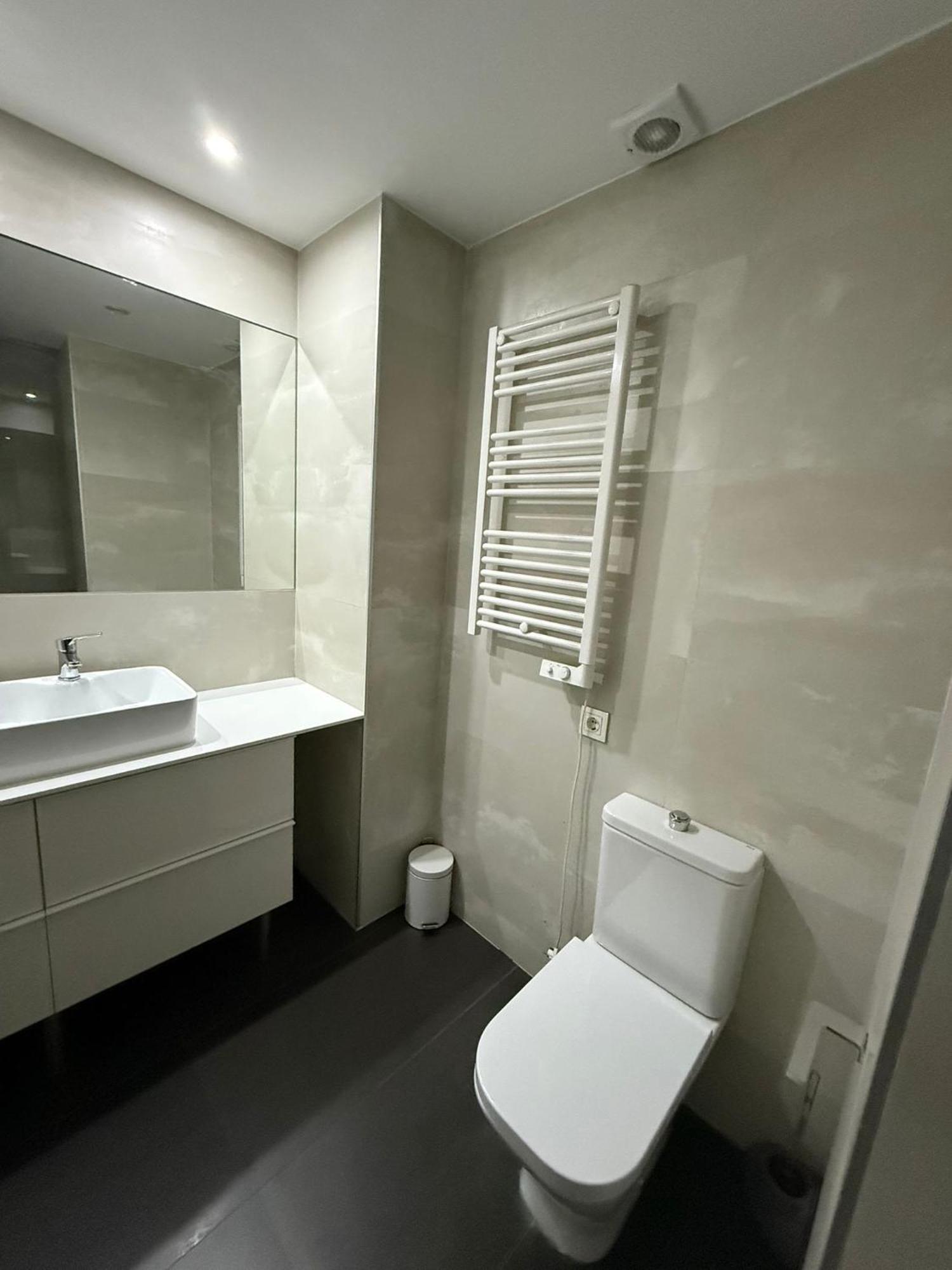 To Room Madrid Castellana Екстериор снимка