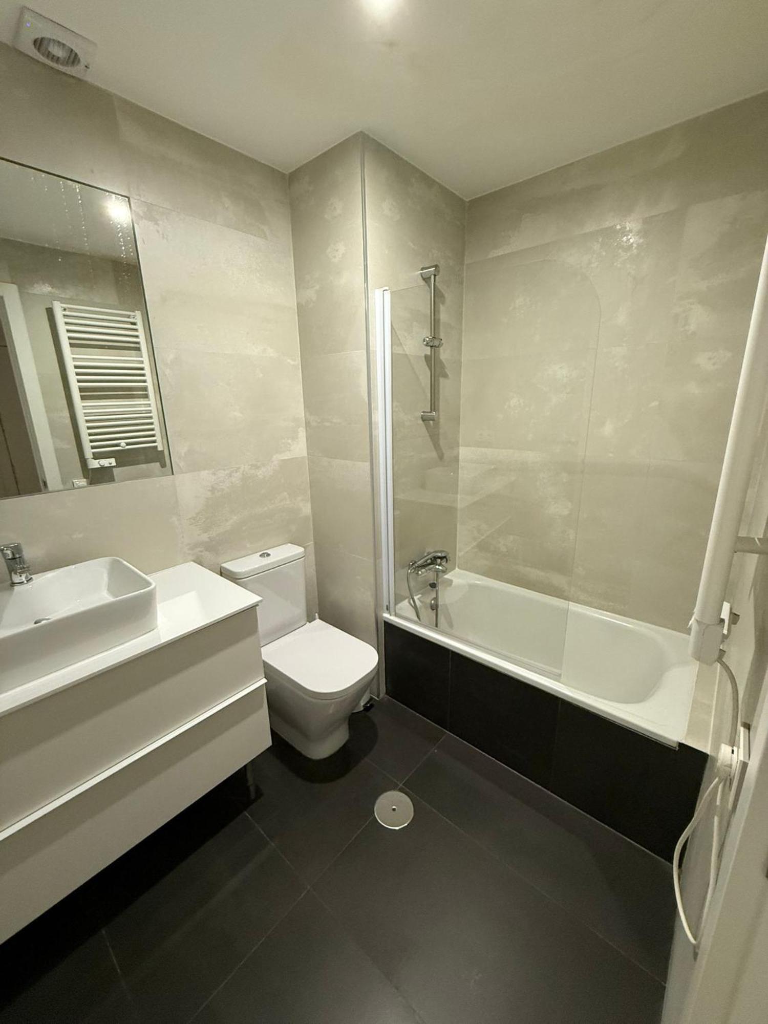 To Room Madrid Castellana Екстериор снимка